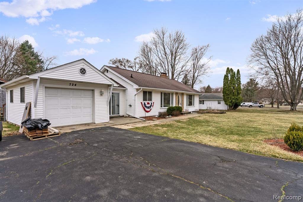 724 NICHOLS Road, Auburn Hills, MI 48326 — Photo 5