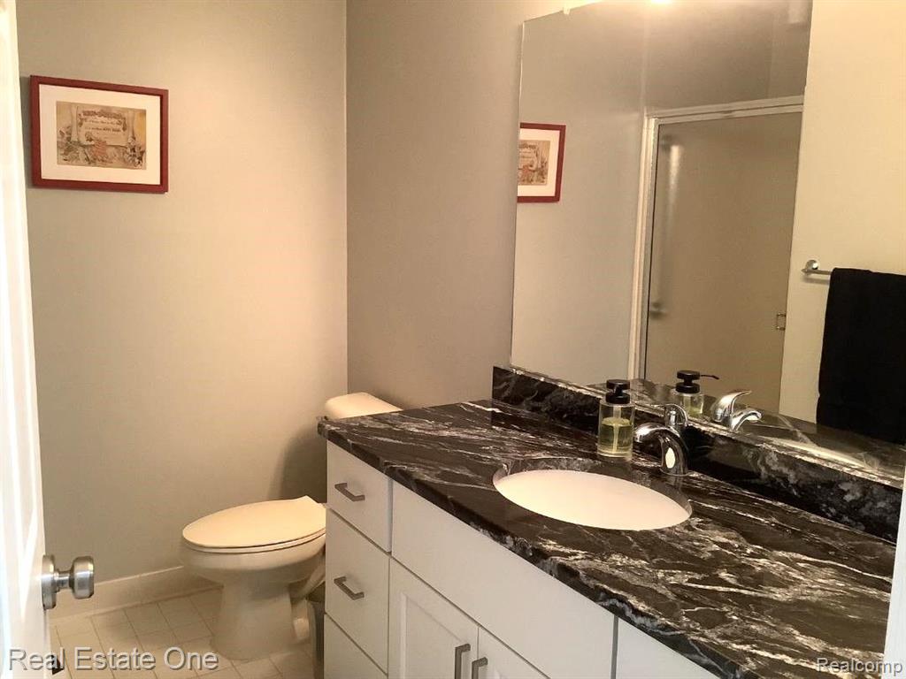 2054 MAPLEHURST Drive, 46, Commerce Twp, MI 48390 — Photo 15