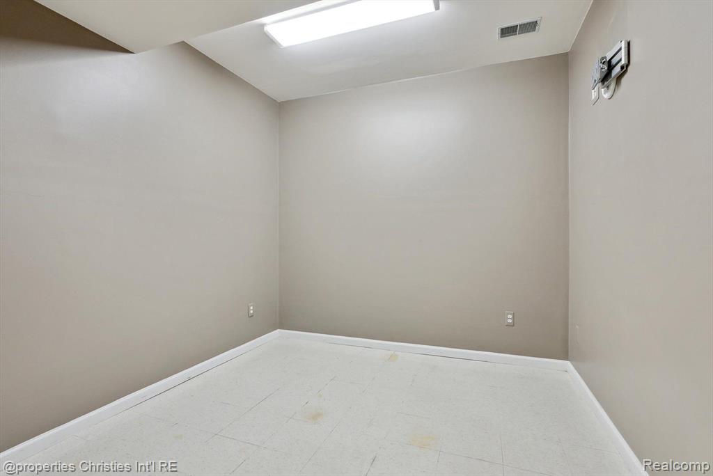 40611 PAISLEY Circle, Novi, MI 48377 — Photo 51