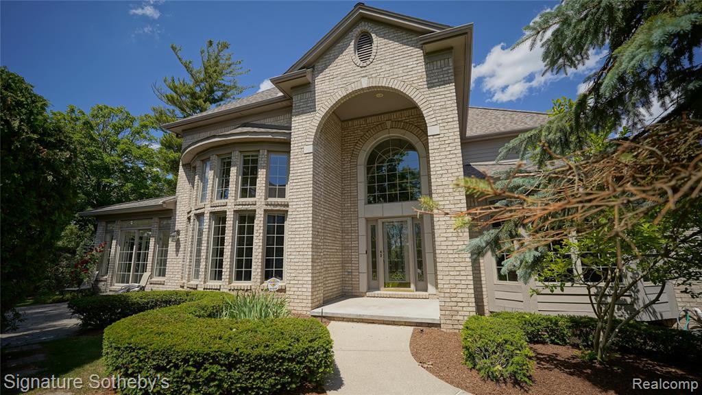 6608 ENCLAVE Drive, Clarkston, MI 48348 — Photo 4