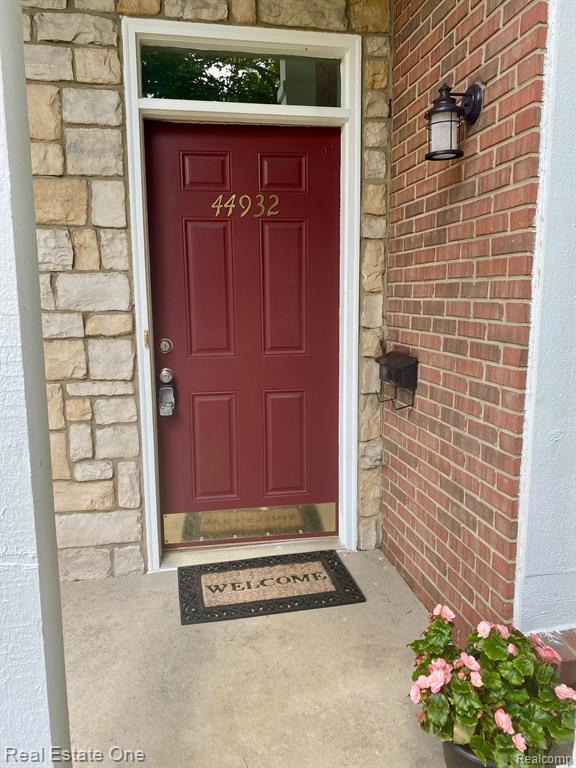 44932 MARIGOLD Drive, Sterling Heights, MI 48314 — Photo 2