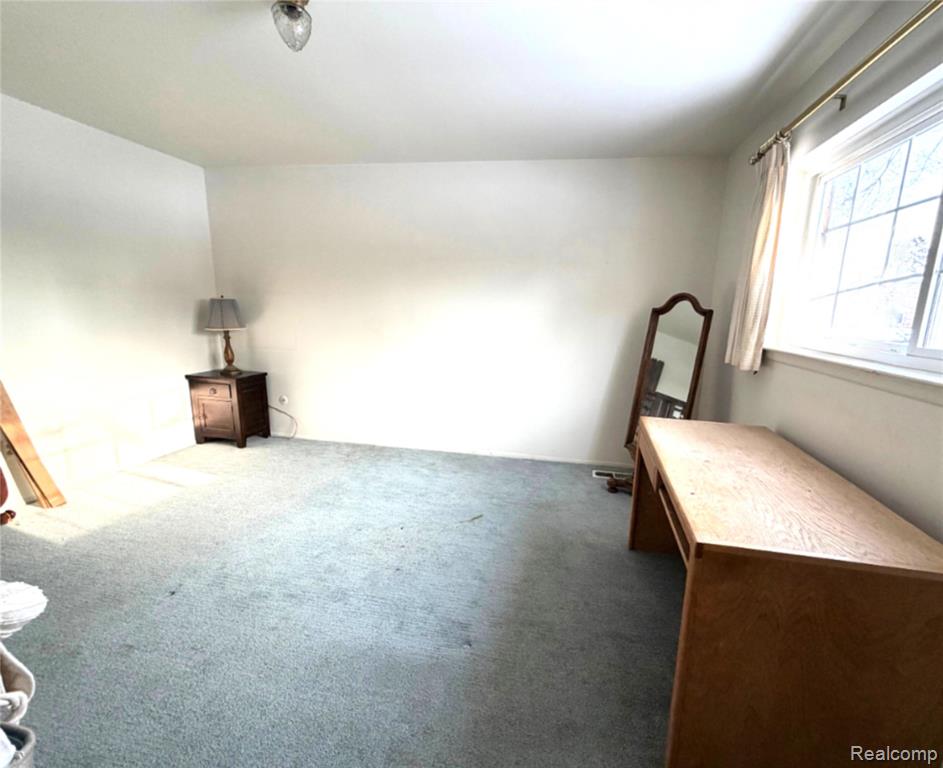 671 E Fox Hills Drive, Bloomfield Hills, MI 48304 — Photo 9