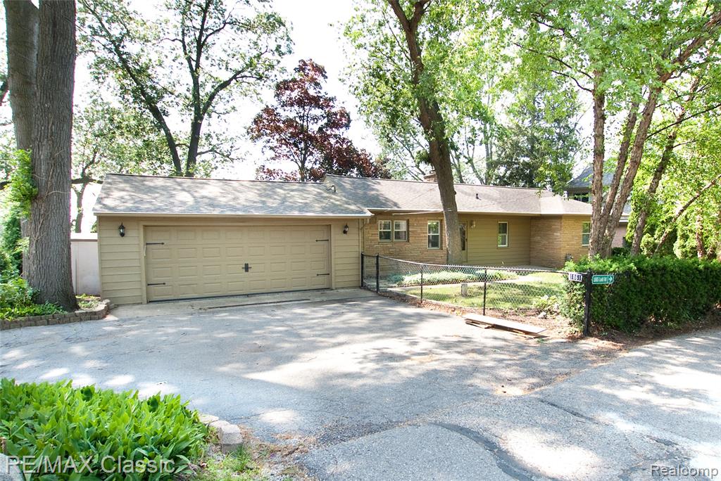 1861 Ladd Road, Wolverine Lake, MI 48390 — Photo 3