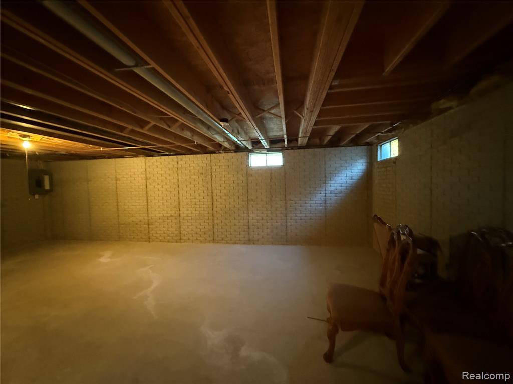 6063 Pine Cone Drive, Grand Blanc, MI 48439 — Photo 29