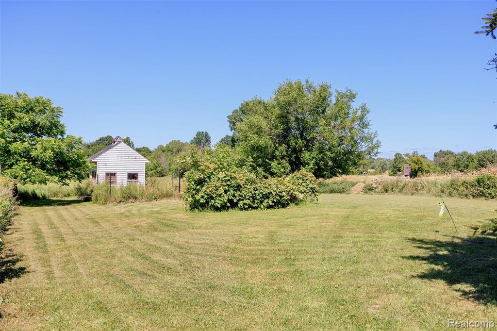 595 N Cedar Road, Fowlerville, MI 48836 — Photo 48