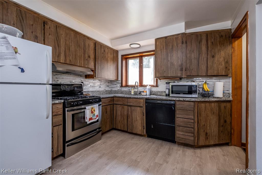 5134 Canterbury Lane, Warren, MI 48092 — Photo 13
