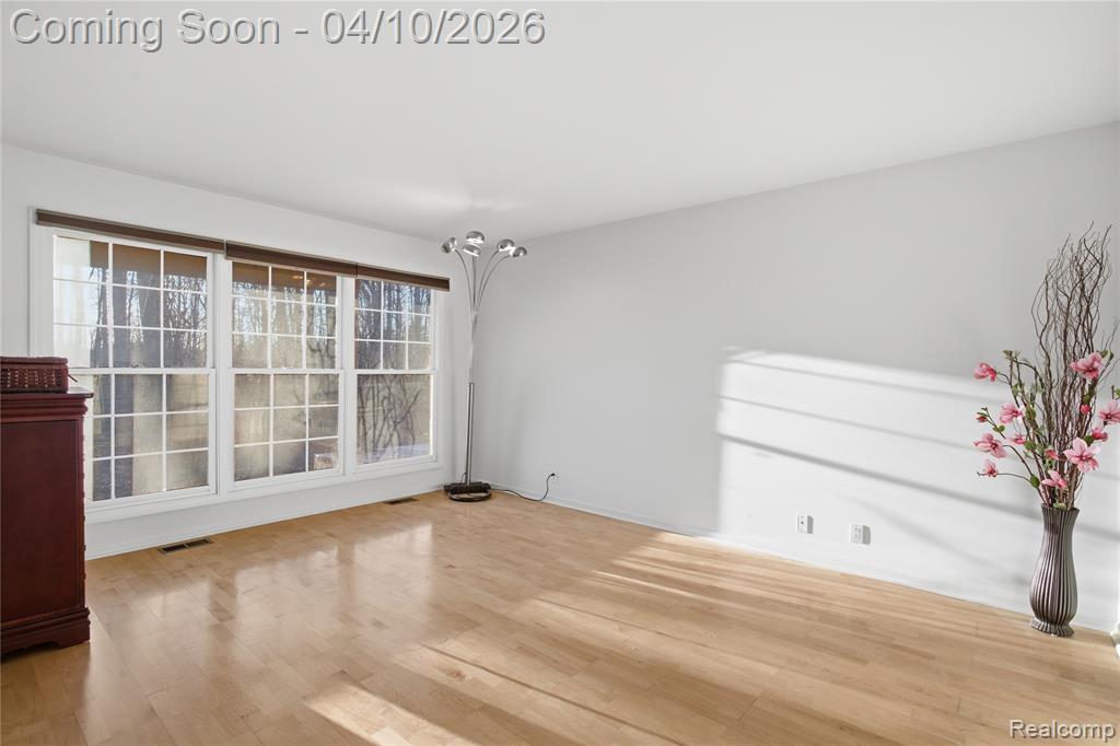 5351 Royal Vale Lane, Dearborn, MI 48126 — Photo 22