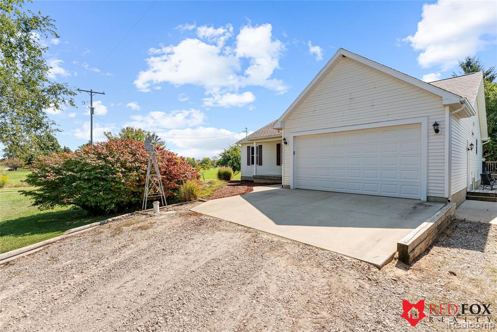 8110 Middleton Road, Corunna, MI 48817 — Photo 6