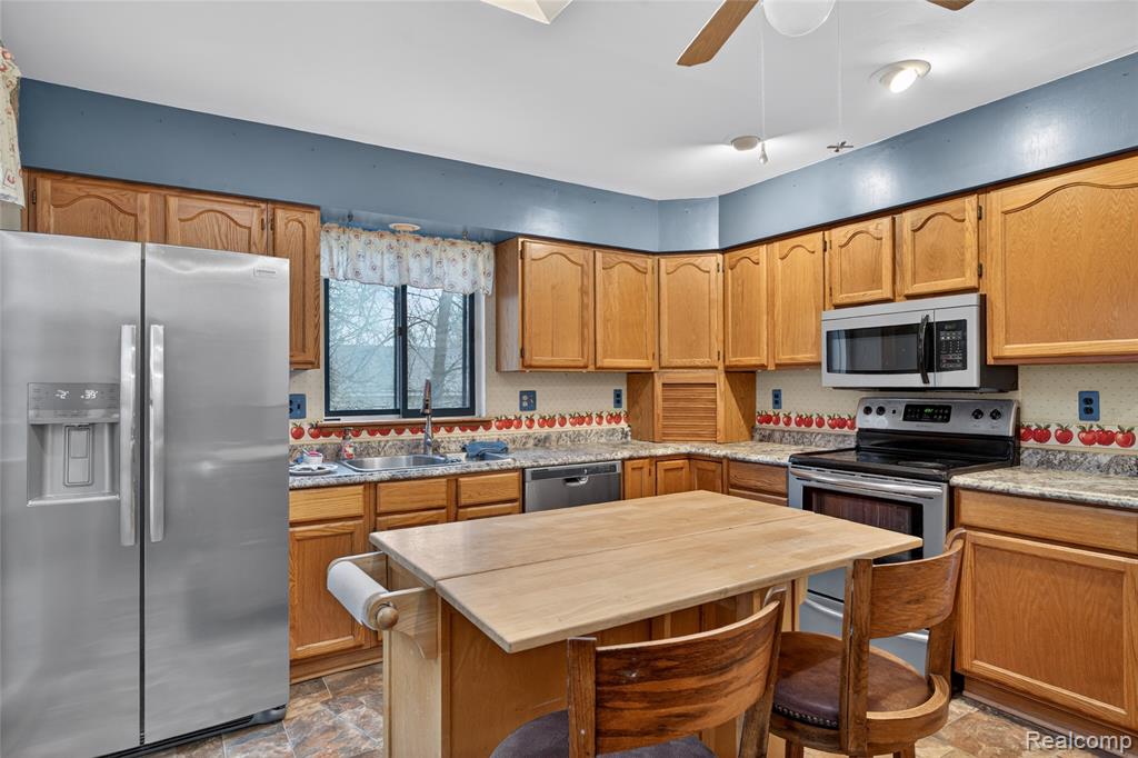 8360 Arlis Street, Commerce Twp, MI 48382 — Photo 24