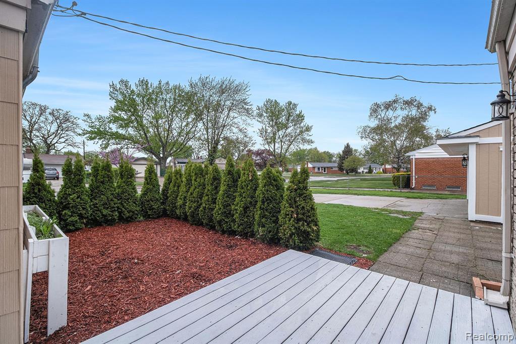 8601 INDEPENDENCE Drive, Sterling Heights, MI 48313 — Photo 19
