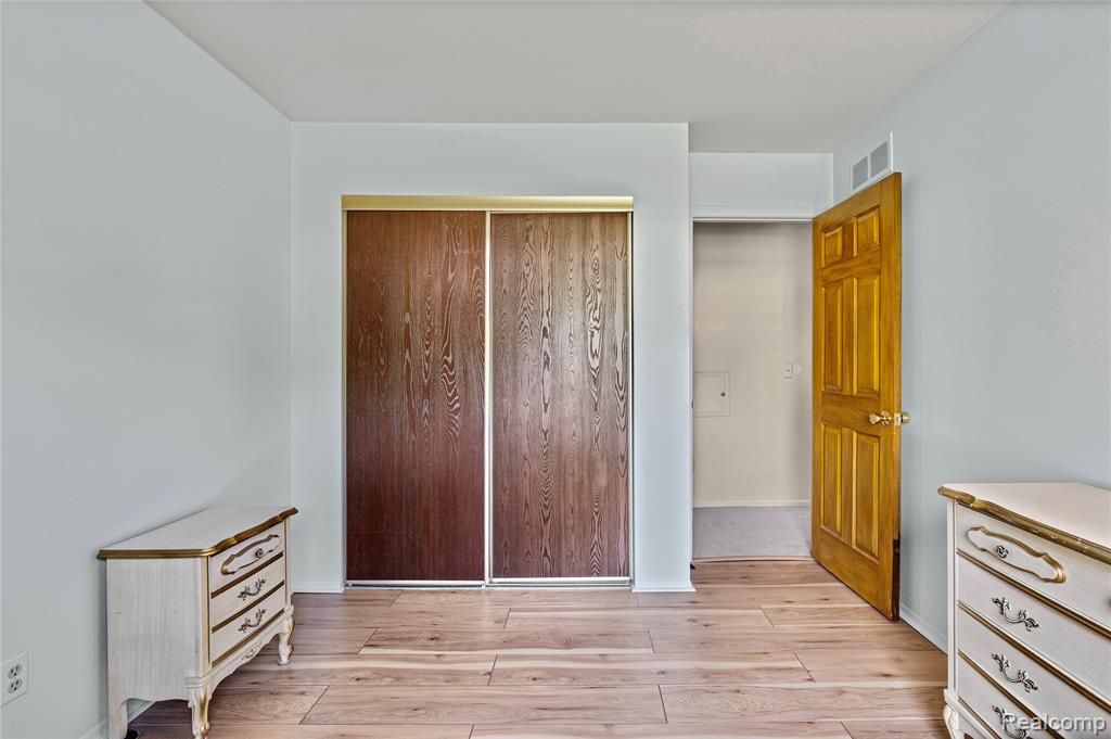 6059 Stockbridge Commons Trail, Grand Blanc, MI 48439 — Photo 20