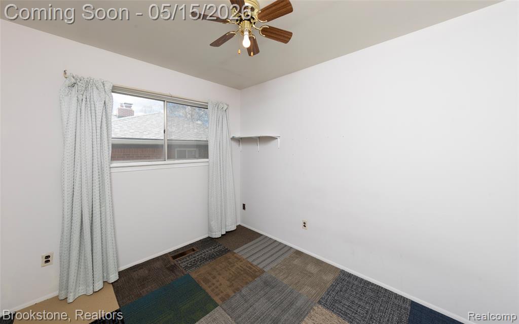 250 NOBLE, Milford, MI 48381 — Photo 21