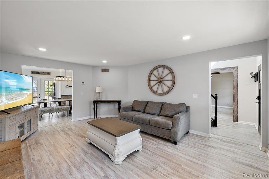 4351 CORDLEY LAKE Road, Pinckney, MI 48169 — Photo 9
