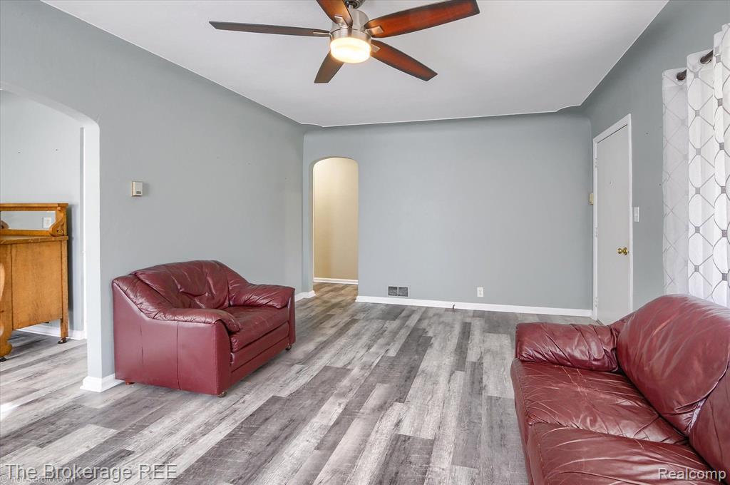 4052 COOK Road, Swartz Creek, MI 48473 — Photo 9