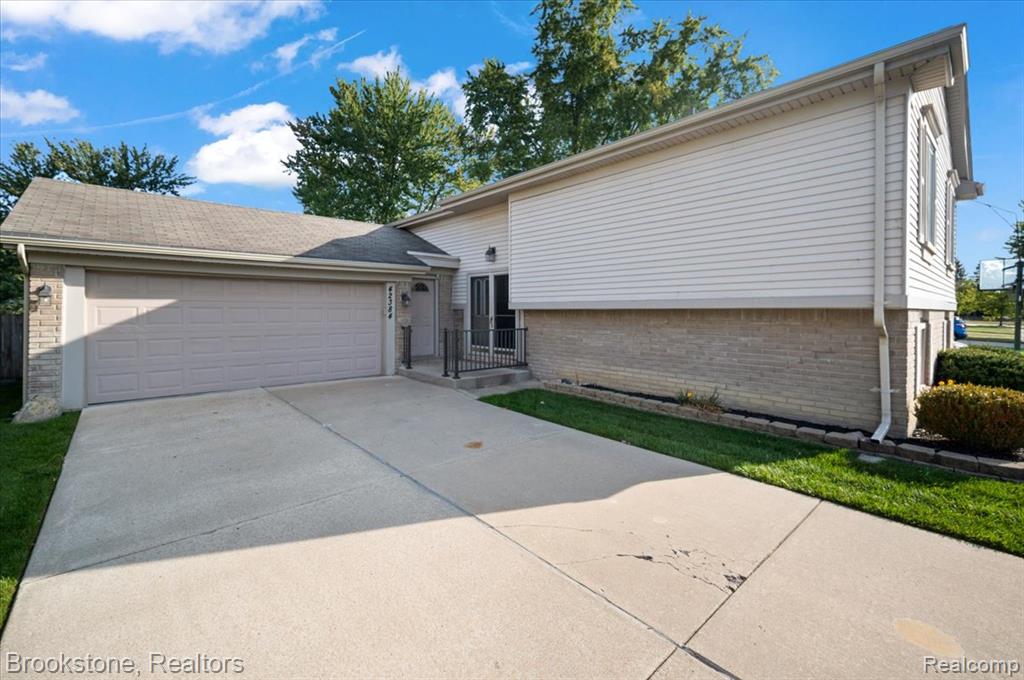 42384 Beechwood Court, Canton, MI 48188 — Photo 4