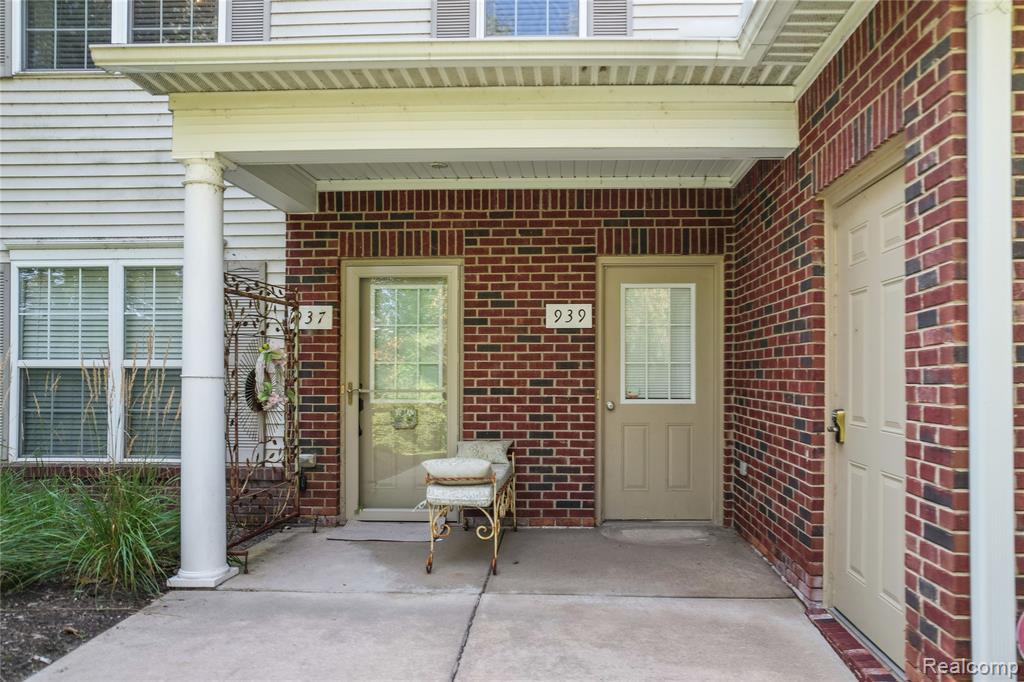 939 Eagle Drive, Fenton, MI 48430 — Photo 4