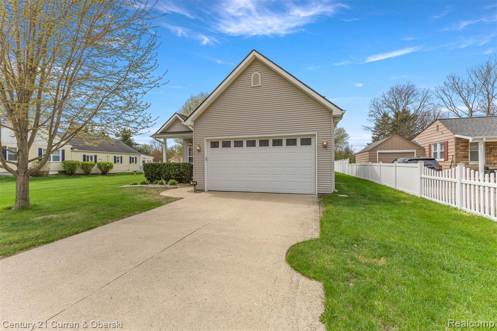 60 S Biggs Street, Belleville, MI 48111 — Photo 18