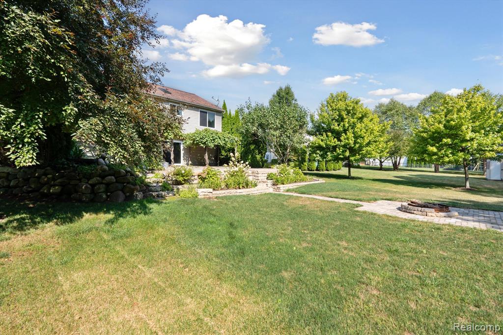 480 Andover Woods Drive, Fenton, MI 48430 — Photo 40