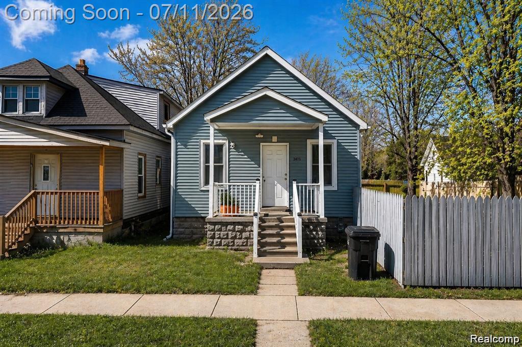 2415 McLean Street, Hamtramck, MI 48212 — Photo 2