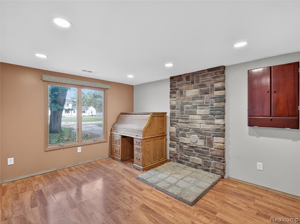 43801 Burtrig Road, Van Buren, MI 48111 — Photo 16
