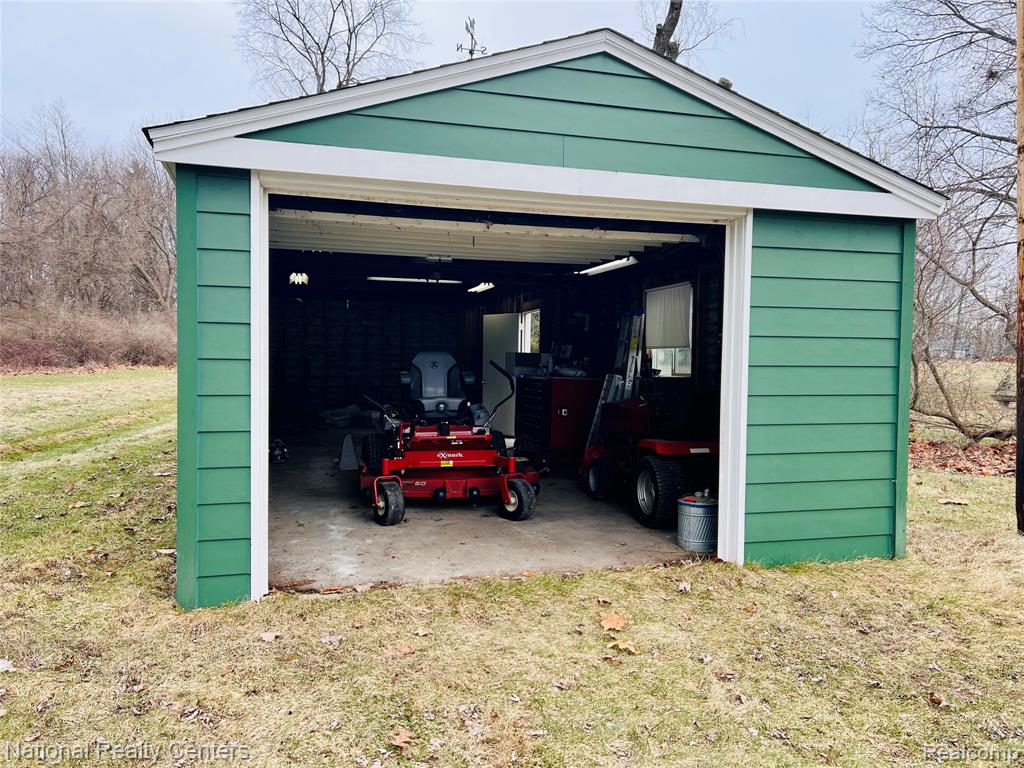 1900 N Hughes Road, Howell, MI 48843 — Photo 9
