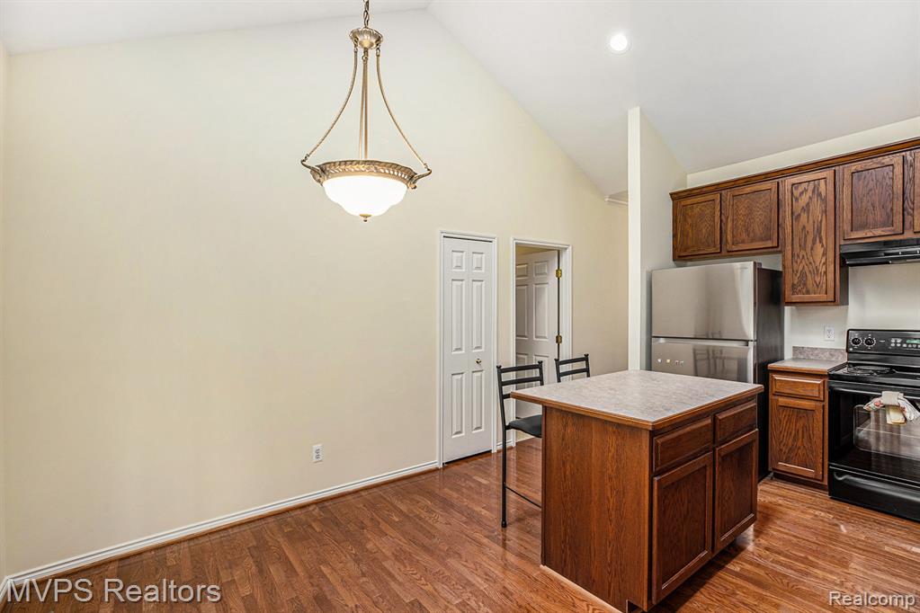 42640 Park Cresent Drive, Sterling Heights, MI 48313 — Photo 7
