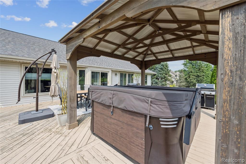 493 Cloverview Lane, Howell, MI 48843 — Photo 46