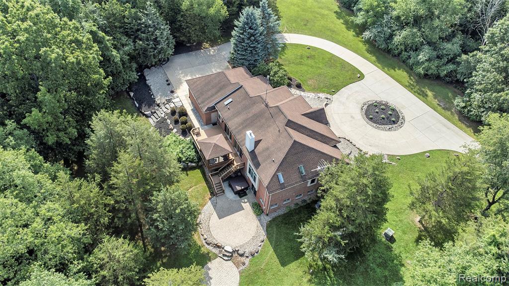 6439 Cohoctah Road, Fenton, MI 48430 — Photo 45
