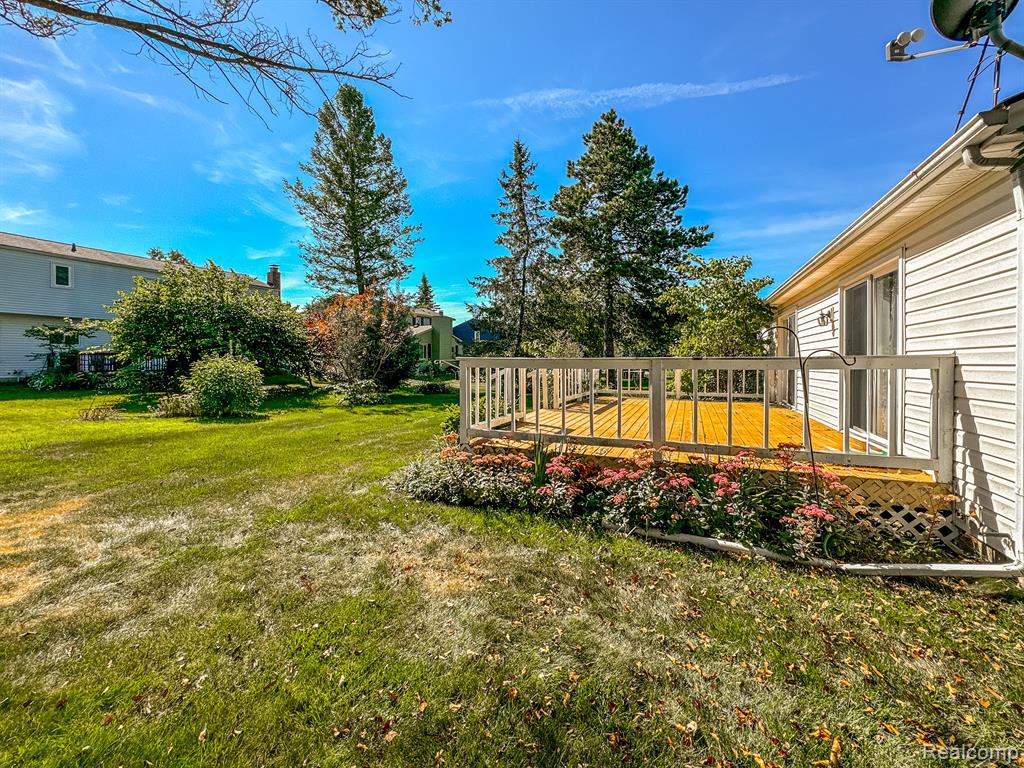422 THORNEHILL Trail, Oxford, MI 48371 — Photo 29
