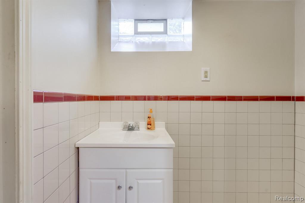 5954 Pine Street, Taylor, MI 48180 — Photo 28
