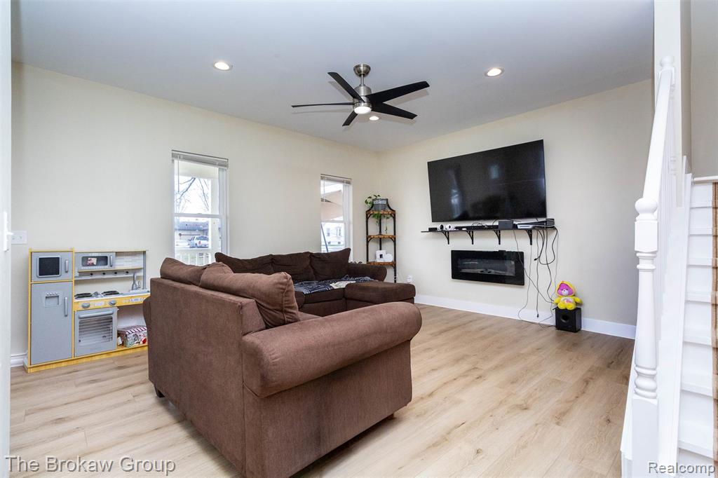 538 S Elm Street, Lapeer, MI 48446 — Photo 7