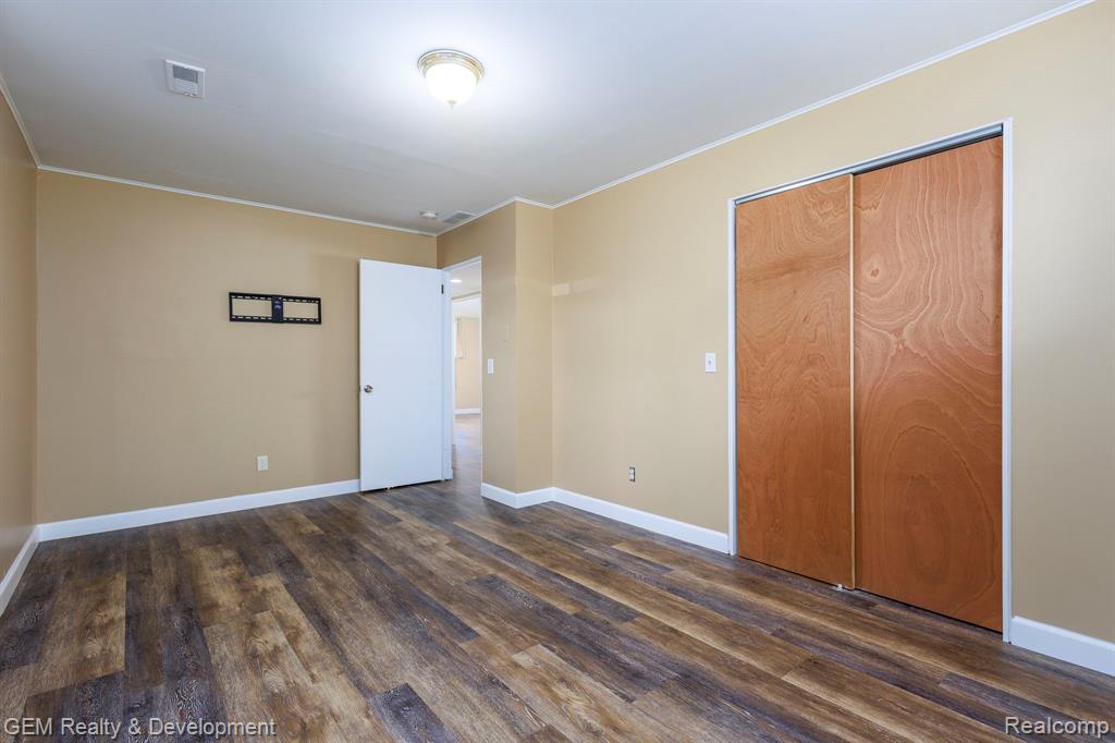 8081 Granada Avenue, Brighton, MI 48114 — Photo 43