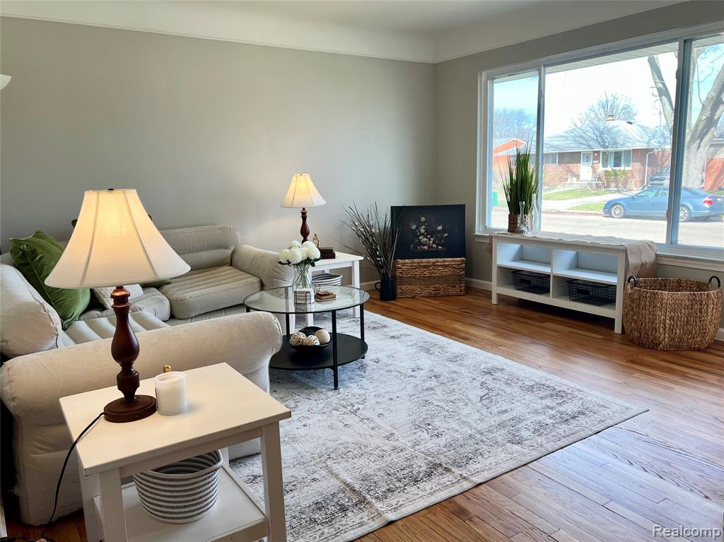 24545 Greenbrier Avenue, Eastpointe, MI 48021 — Photo 8