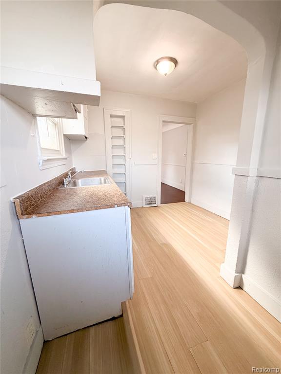 14600 Strathmoor Street, Detroit, MI 48227 — Photo 11