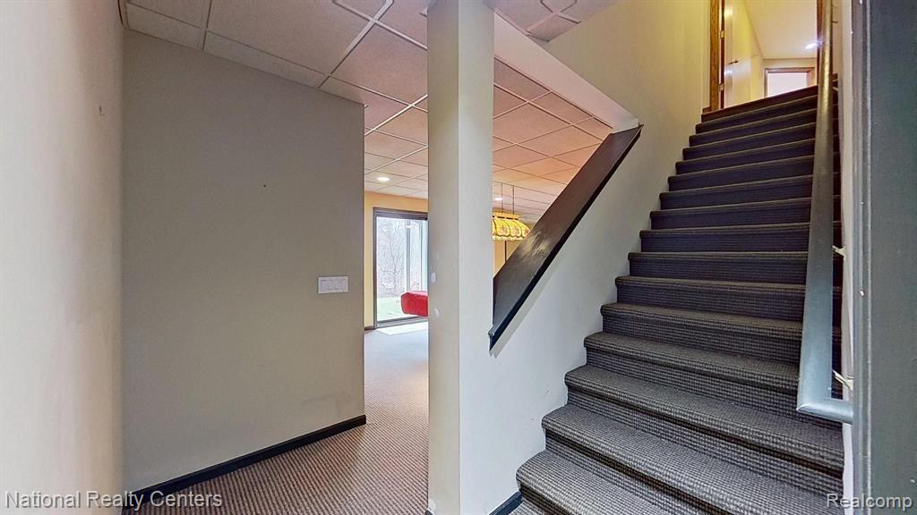 4392 STONEVIEW Drive, West Bloomfield, MI — Photo 63