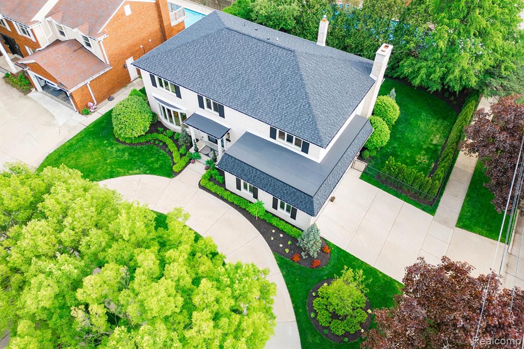 655 CANTERBURY Road, Grosse Pointe Woods, MI 48236 — Photo 52