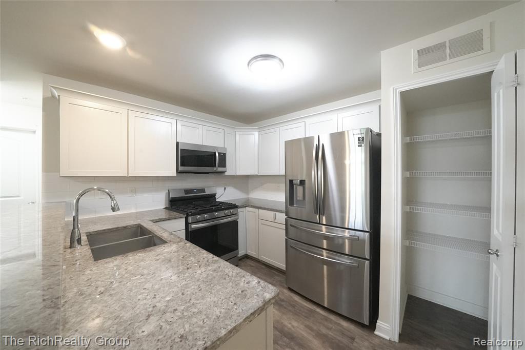 45646 Aragon Lane, Canton, MI 48187 — Photo 15