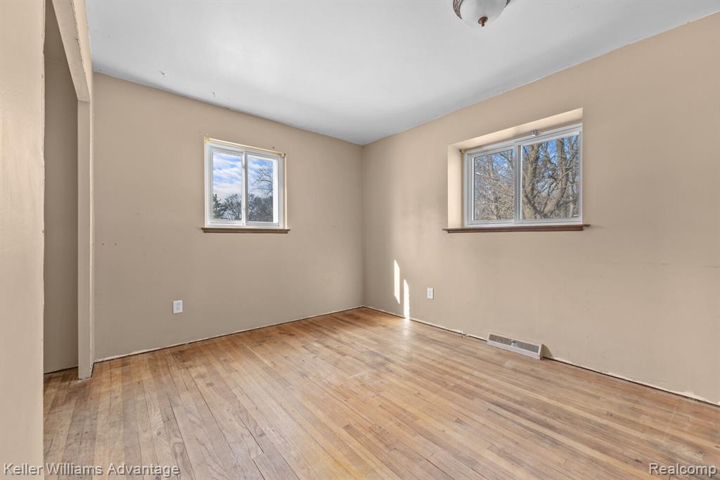 8735 Ringwood Drive, Commerce Twp, MI 48382 — Photo 17