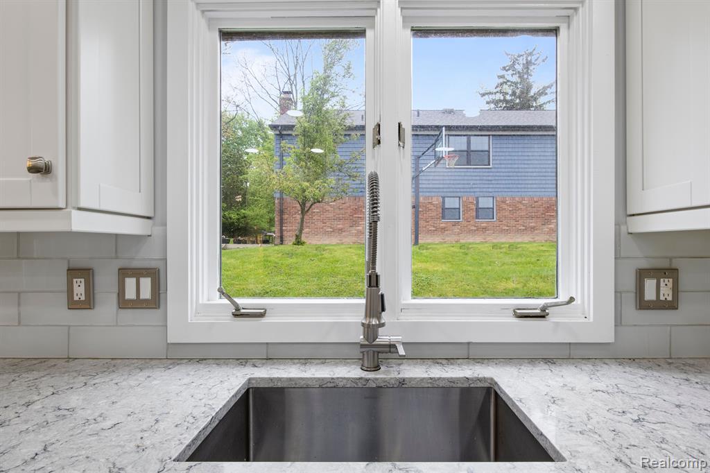 4578 PINE VILLAGE Drive, West Bloomfield, MI 48323 — Photo 21