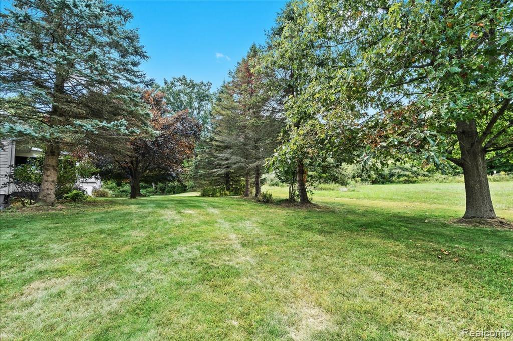425 N Brandt, Ortonville, MI 48462 — Photo 36