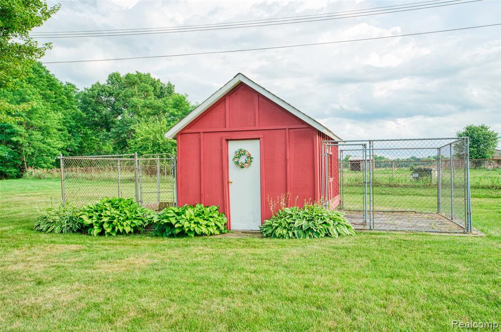 6767 Sharpe Road, Fowlerville, MI 48836 — Photo 30