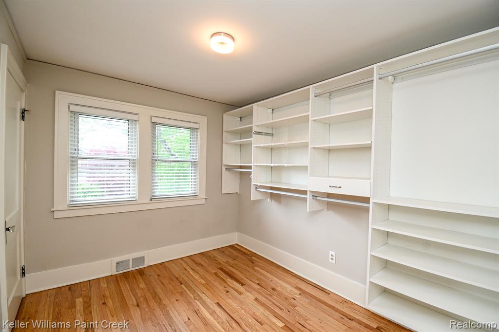 606 N CENTER Street, Royal Oak, MI 48067 — Photo 31