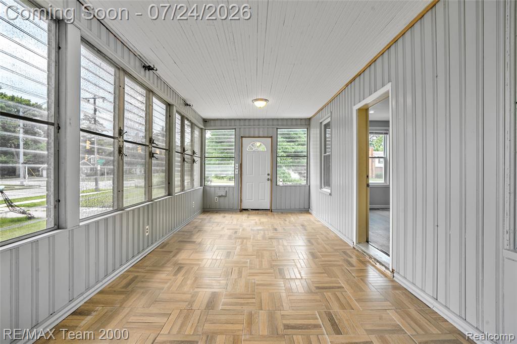 19615 Eastwood Drive, Harper Woods, MI 48225 — Photo 4