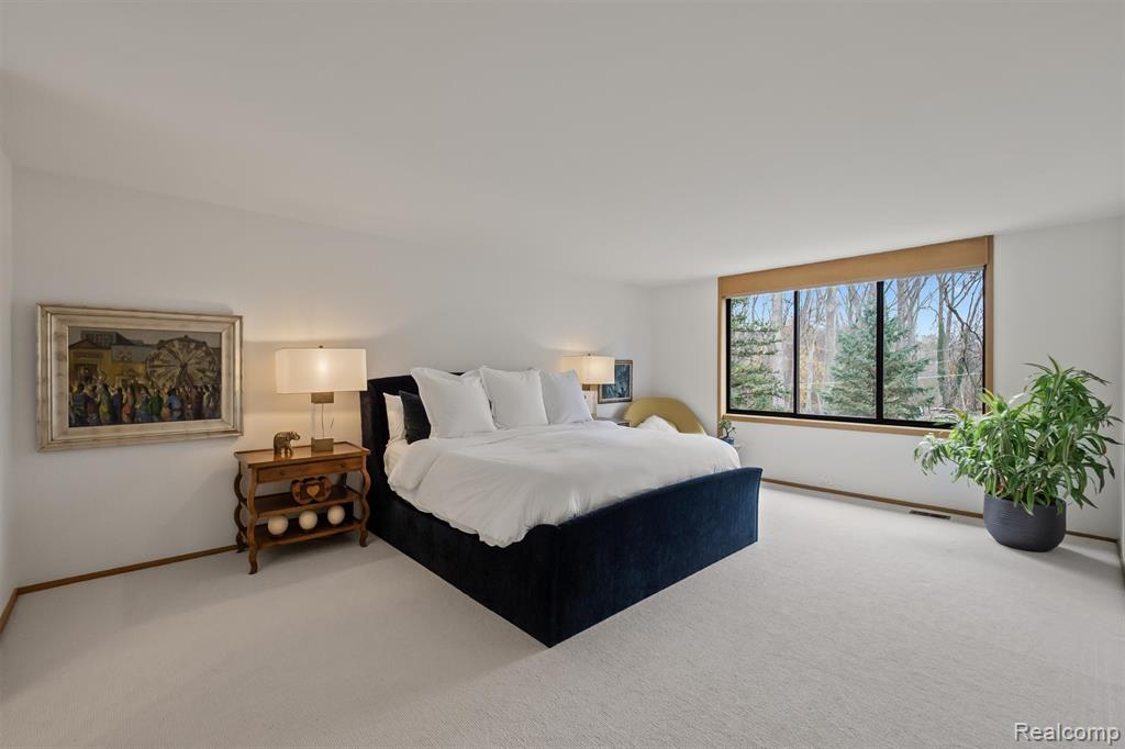 63 Barden Court, Bloomfield Hills, MI 48304 — Photo 22