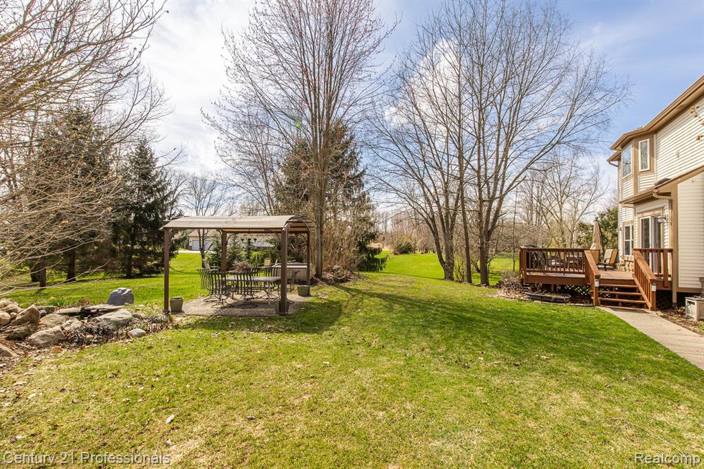 5492 E Alyssa Court, White Lake, MI 48383 — Photo 72