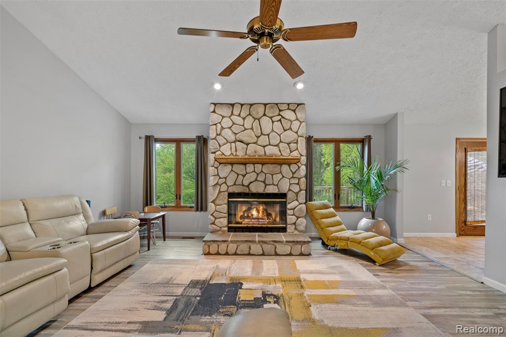 815 Esther Drive, Lake Orion, MI 48362 — Photo 5