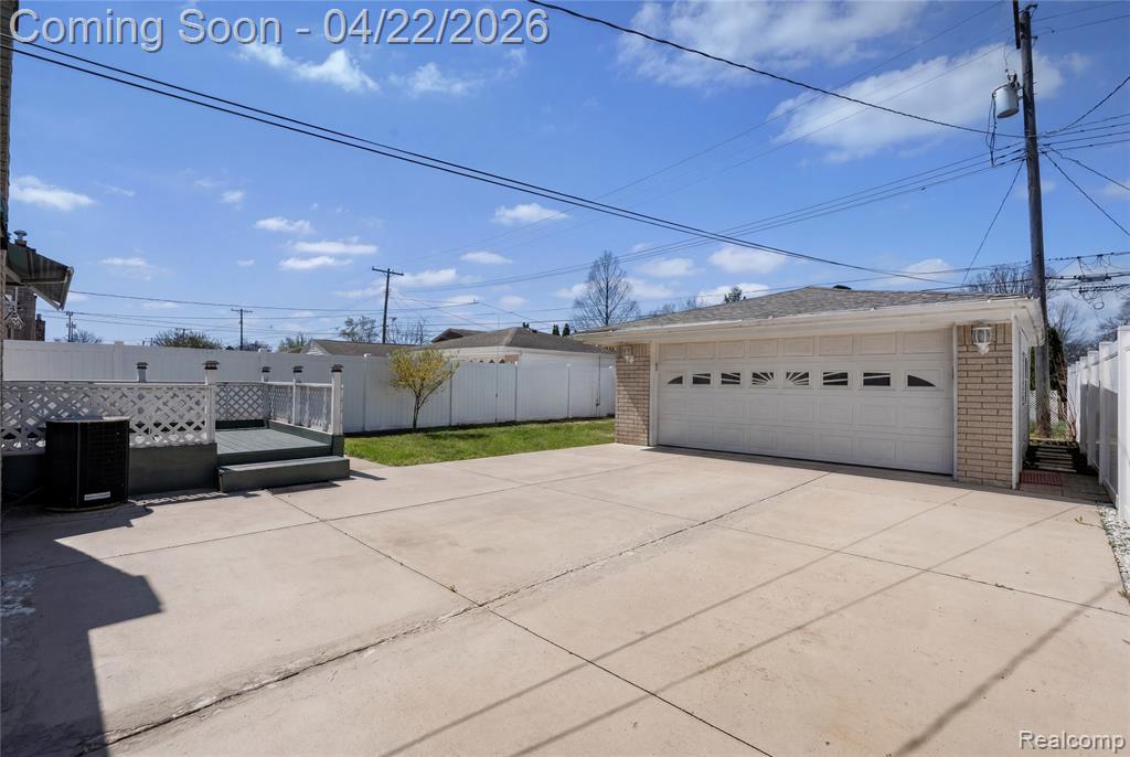 5845 Centralia Street, Dearborn Heights, MI 48127 — Photo 3