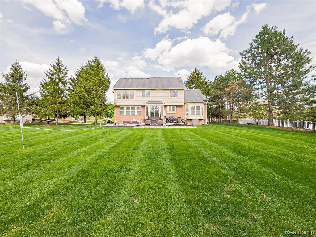 5221 Sandlewood Drive, Commerce Twp, MI 48382 — Photo 65