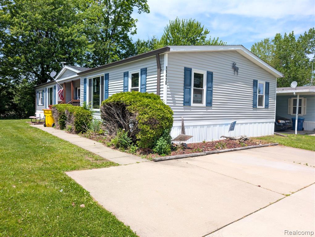11410 N Lake Drive, Fenton, MI 48430 — Photo 7