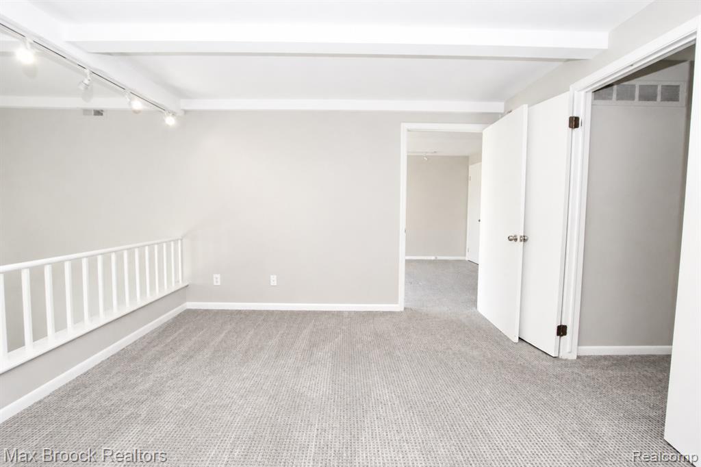 7139 Creeks Crossing, West Bloomfield, MI — Photo 26